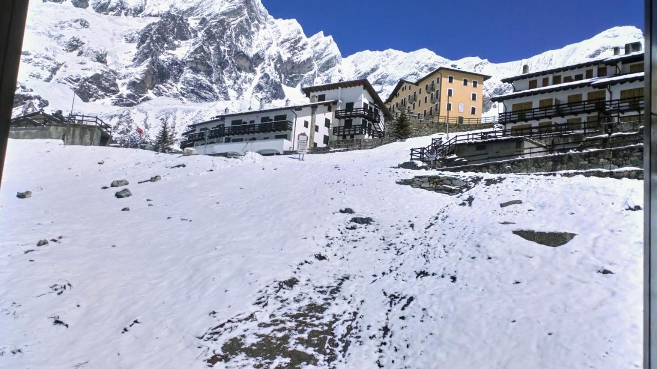 Giomein Sporting RED HOUSE Breuil-Cervinia Exterior foto