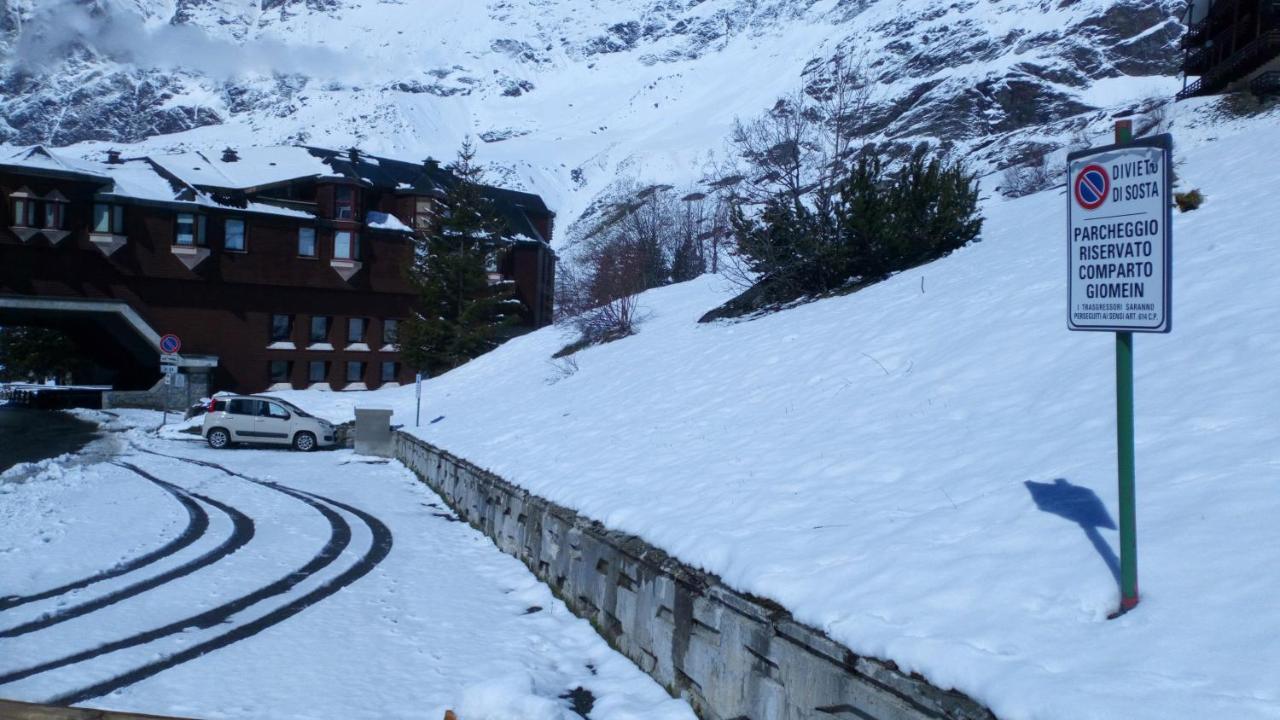 Giomein Sporting RED HOUSE Breuil-Cervinia Exterior foto